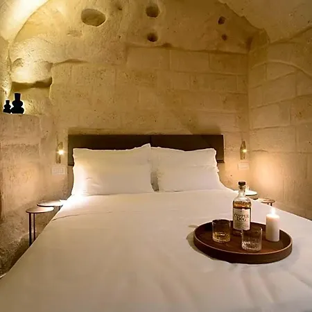 Le Malve Cave Retreat Matera